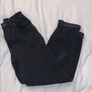 550 Levi’s Black Mom Jeans